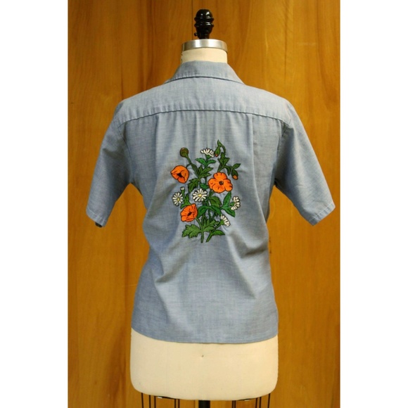 Vintage 70s 》Chambray Embroidered Floral Blouse - Picture 5 of 5